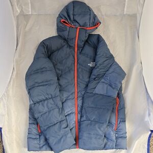 Men's North Face Blue Puffer Jacket with Red Accents Size Large